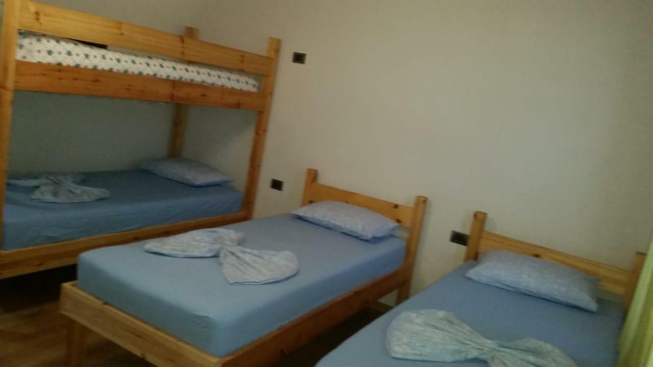 Bujtina E Tomorrit Hotel Ujanik Esterno foto