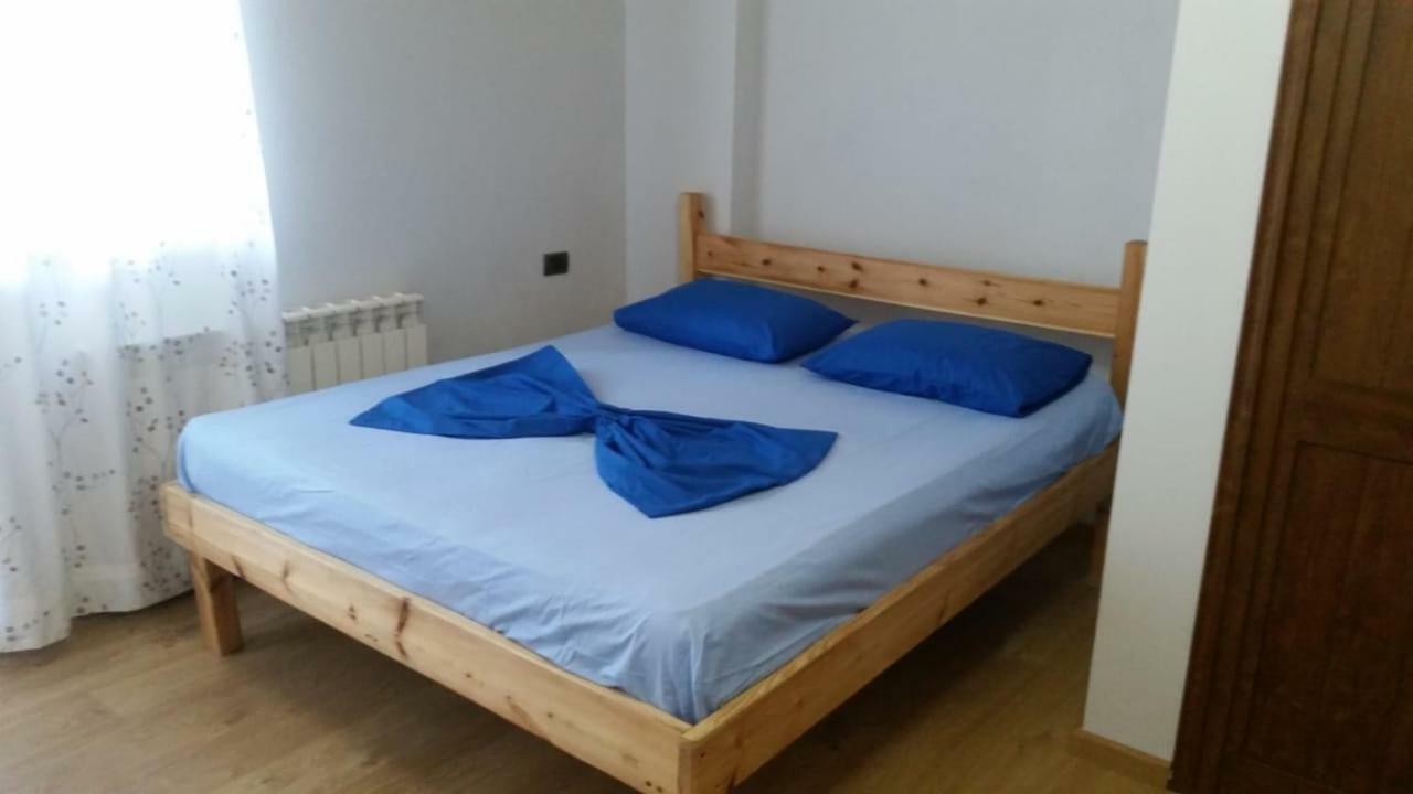 Bujtina E Tomorrit Hotel Ujanik Esterno foto