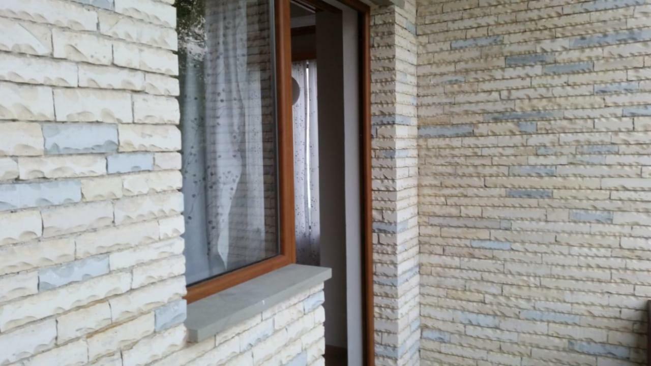 Bujtina E Tomorrit Hotel Ujanik Esterno foto