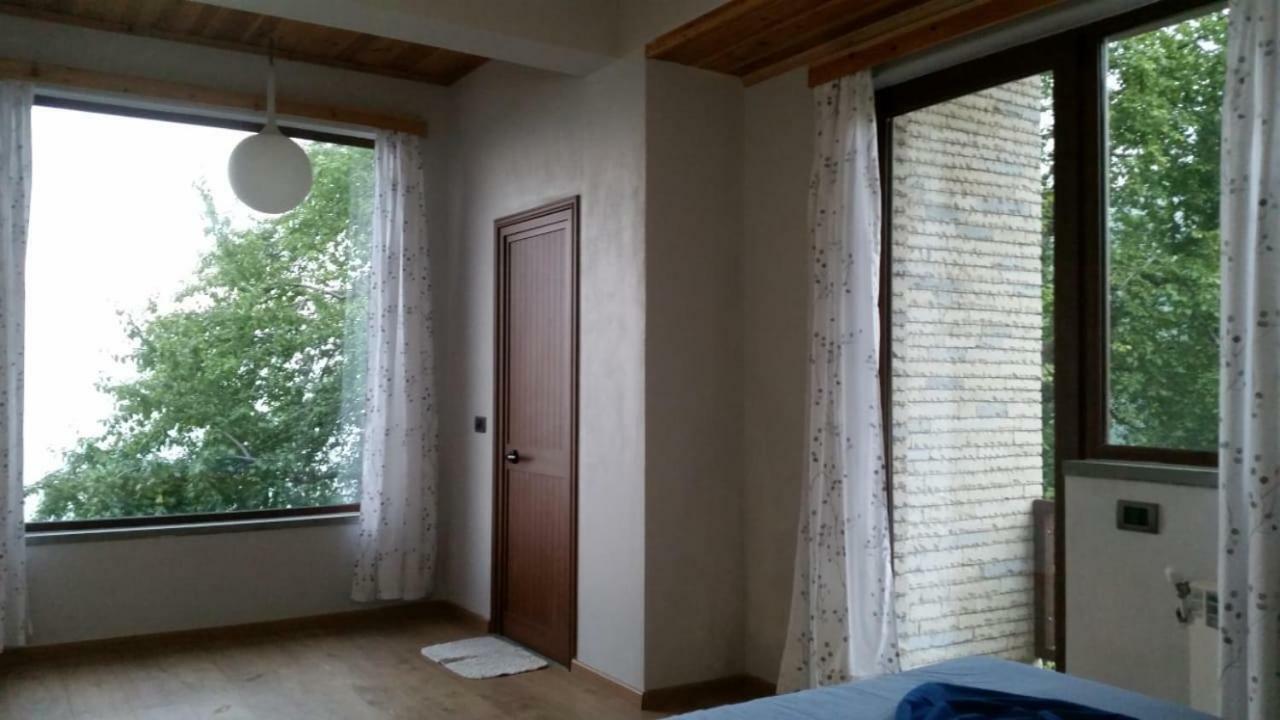 Bujtina E Tomorrit Hotel Ujanik Esterno foto