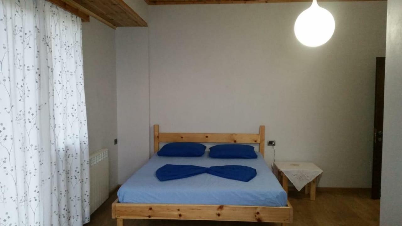 Bujtina E Tomorrit Hotel Ujanik Esterno foto